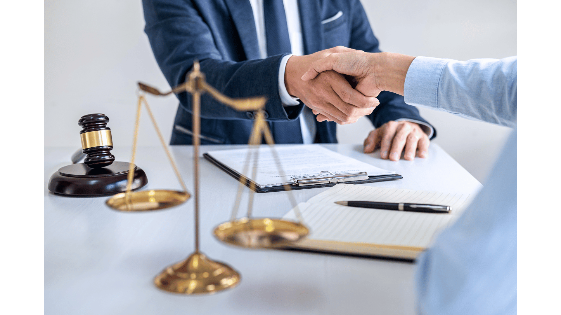 You are currently viewing Art. 157 KK: Średni i lekki uszczerbek na zdrowiu – co grozi i jak się bronić? Przewodnik prawny.